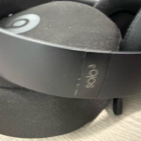 Beats by Dr. Dre Studio3 Over the Ear Wireless Headphones - Black - Picture 4 of 10